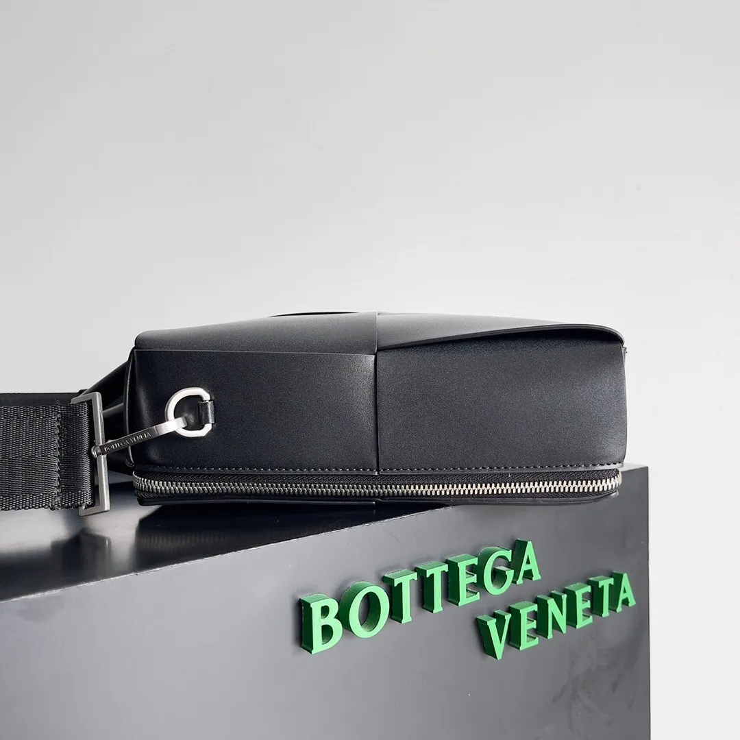 All categories 💚 Authentic bags 💚 BV 2025 new Bottega Veneta large plaid woven men's briefcase